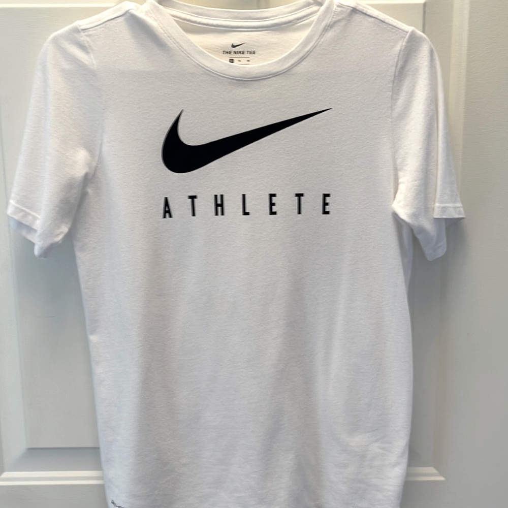 Nike tee